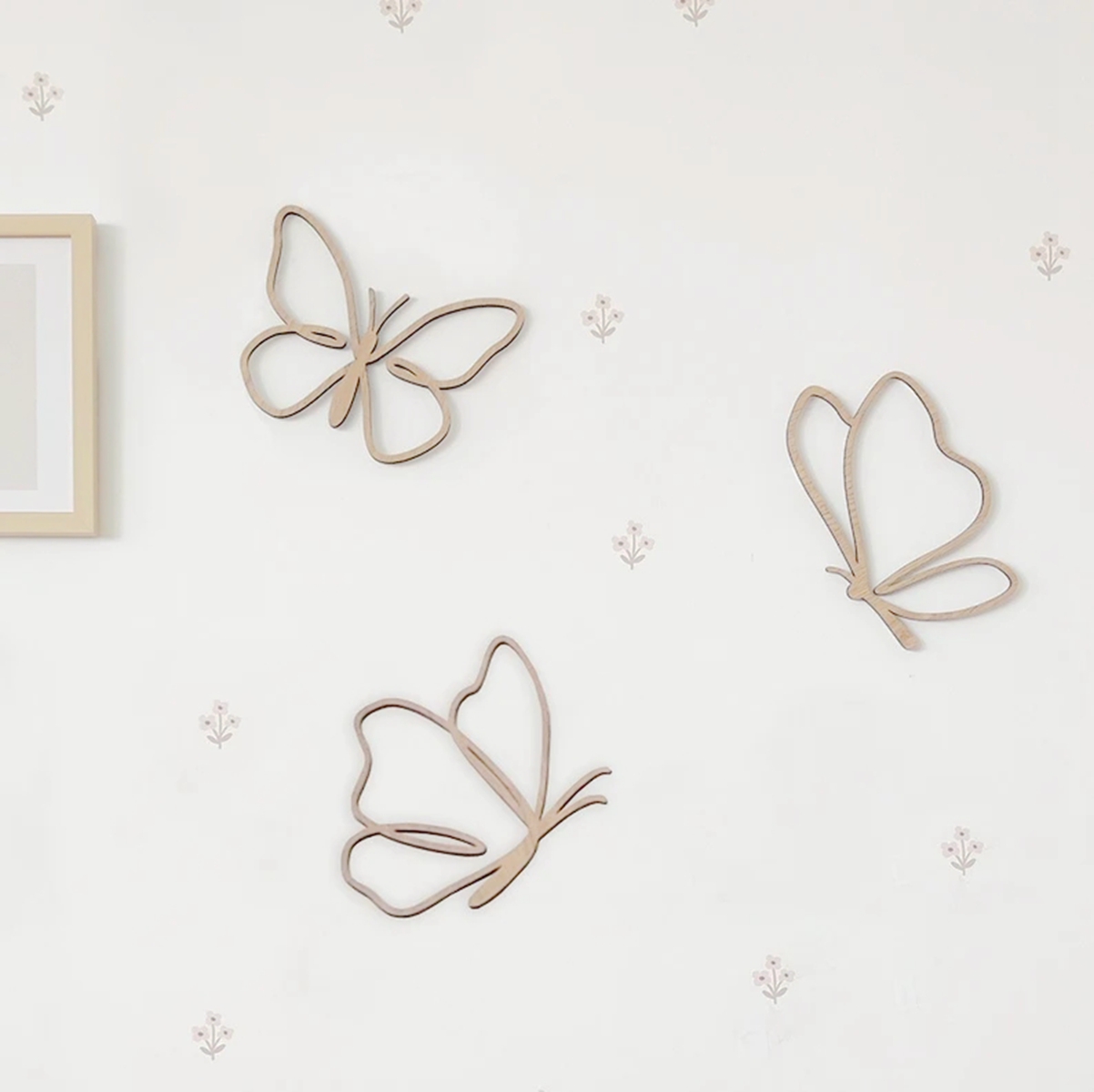 Holzschmetterlinge-Schild, Hol – Baby Nursery Needs Bewertung und Preis